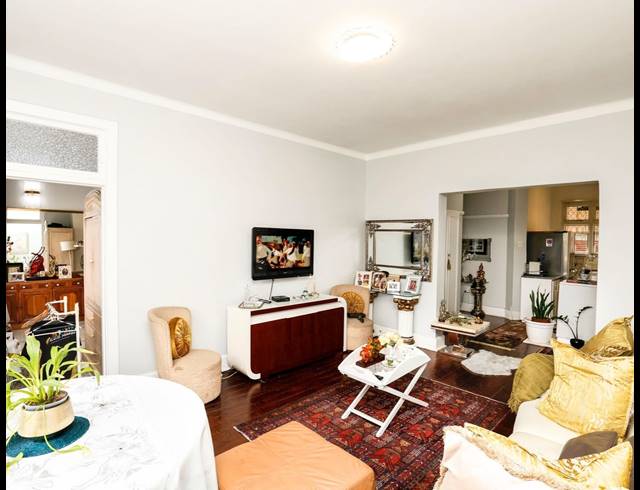 2.5 BEDROOM APARTMENT FOR SALE IN ESSENWOOD